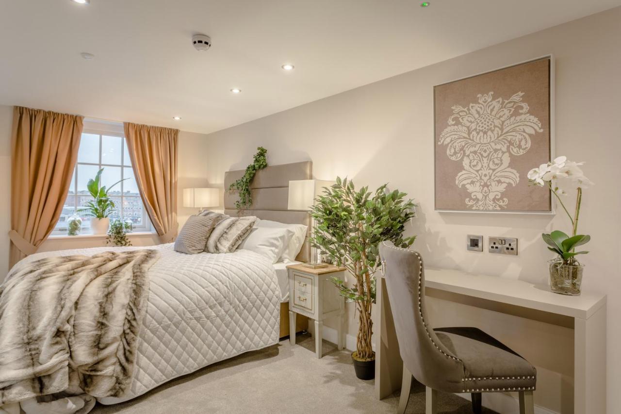 Heritage Mews Aparthotel 4*
